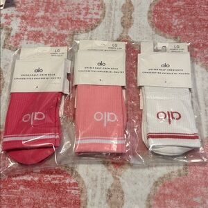 Alo Yoga Unisex Half-Crew Socks Pink & White New With Tags
